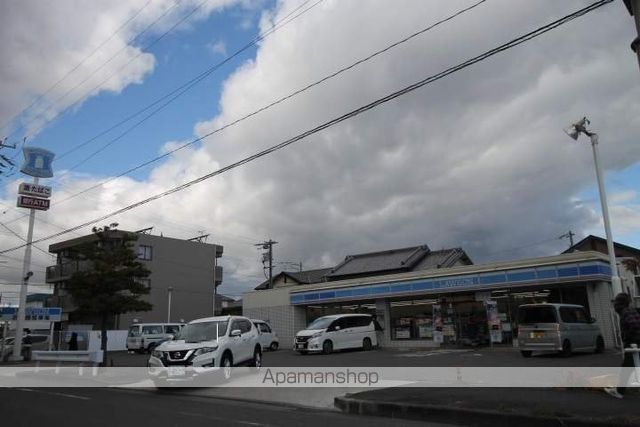 コンビニ　ローソン中川戸田三丁目店（コンビニ）まで775m