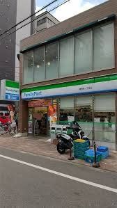 コンビニ　ファミリーマート博労町一丁目店（コンビニ）まで90m