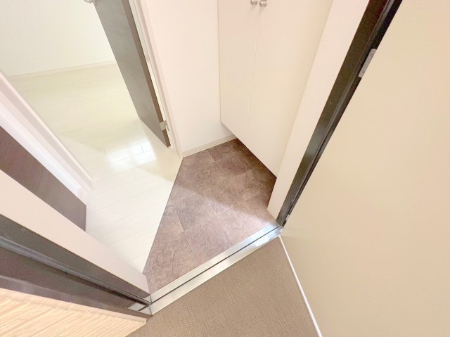 玄関　落ち着いたおしゃれな玄関です。