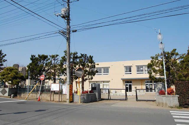 小学校　つくば市立谷田部小学校（小学校）まで2500m
