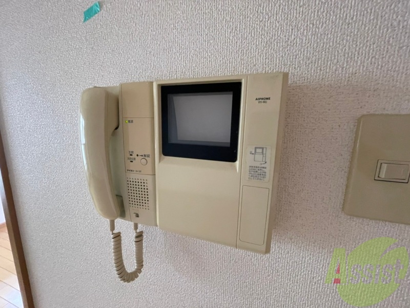セキュリティ　ＴＶモニター付インターホンです。来客者の顔が見えるので安心！