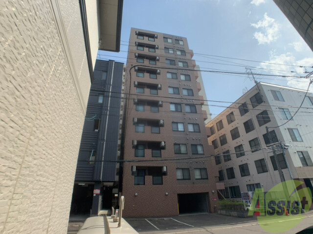 建物外観　札幌市北区北２６条西「アバンサール」