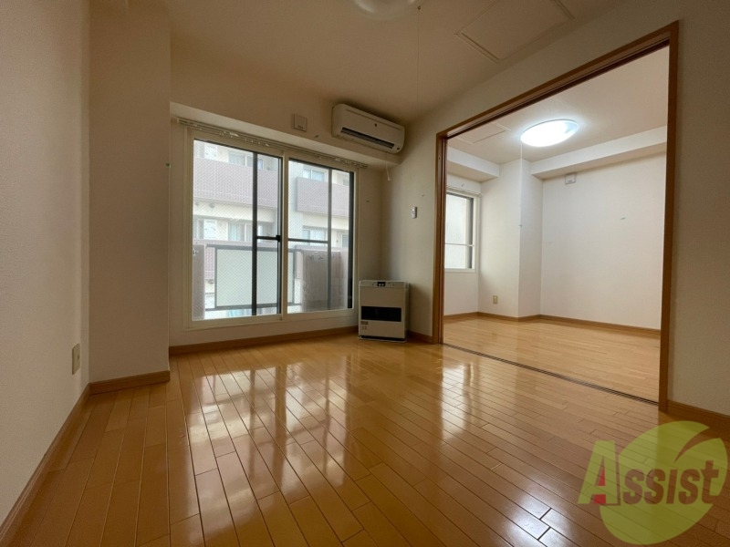 居室・リビング　明るいお部屋は気持ちよく過ごせそうですね。