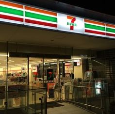 コンビニ　セブンイレブン日本橋本町1丁目店（コンビニ）まで148m