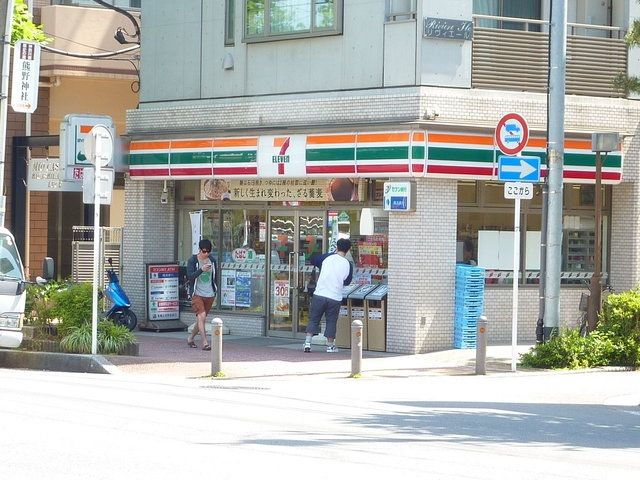コンビニ　★★セブンイレブン（コンビニ）まで385m