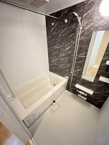 バス・シャワールーム　同物件、別号室の参考写真です。