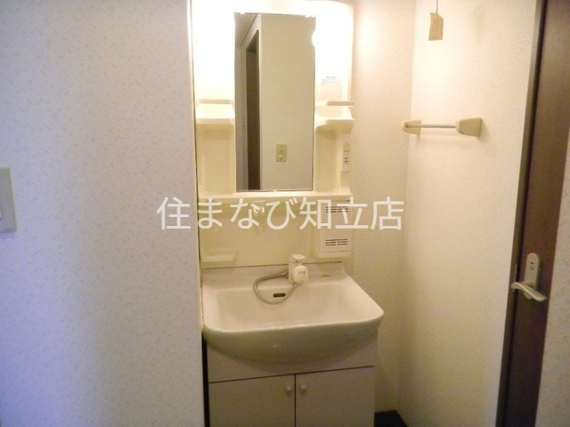 洗面設備　同型写真
