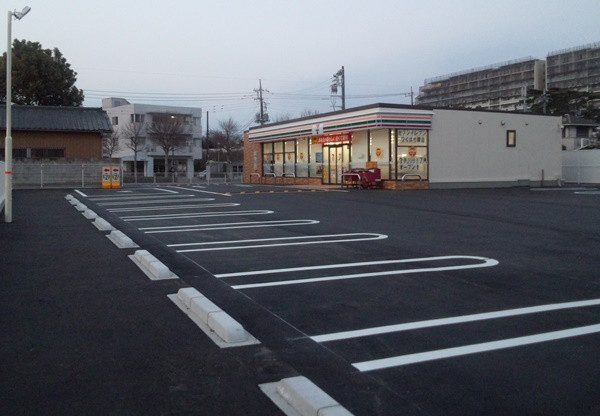 コンビニ　セブンイレブンつくば竹園店（コンビニ）まで1000m