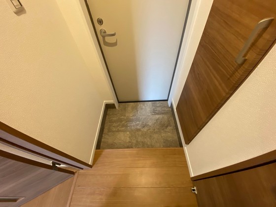 玄関　※別部屋の写真です