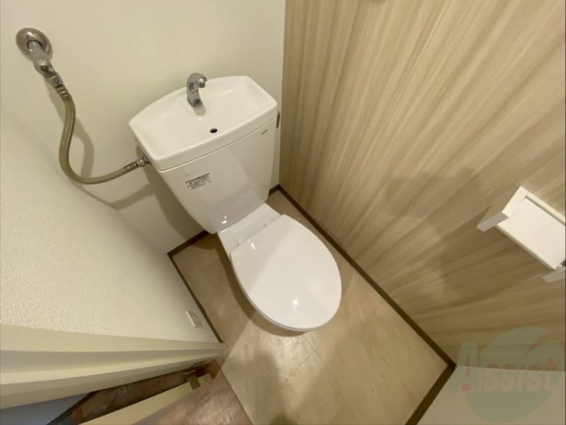 トイレ　こちらはトイレです。清潔感があり、安心して使用できます。
