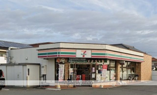 コンビニ　セブンイレブン（コンビニ）まで1373m