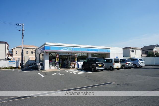コンビニ　ローソン八尾弓削町（コンビニ）まで800m