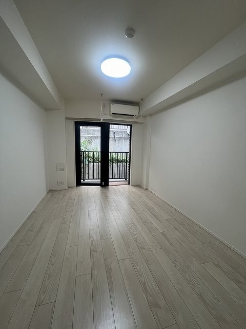 居室・リビング　☆明るい洋室☆