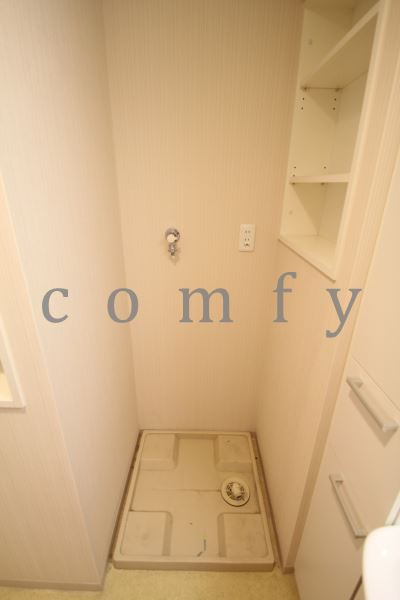 その他設備　洗面所内にあり便利な洗濯機置き場