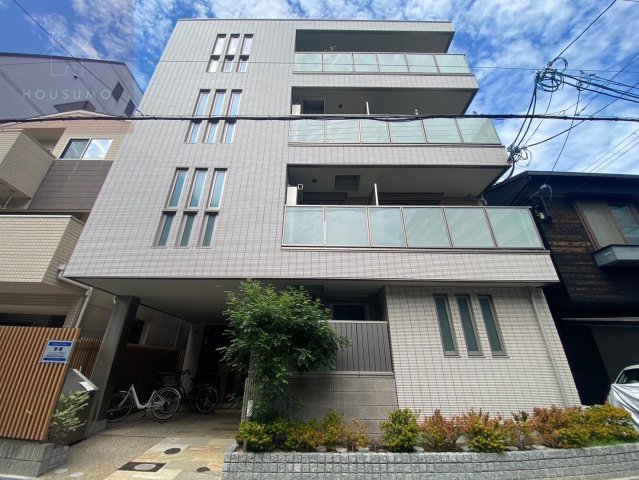 建物外観　落ち着いた雰囲気の外観です