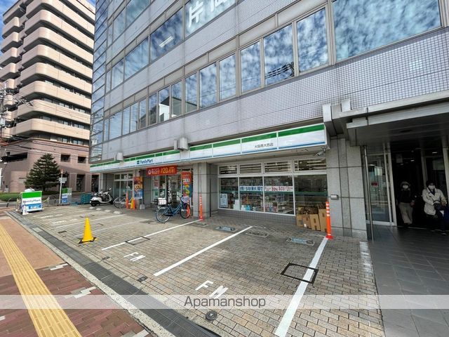コンビニ　ファミリーマート大阪商大西店（コンビニ）まで267m