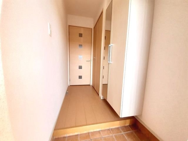 玄関　収納もある玄関です