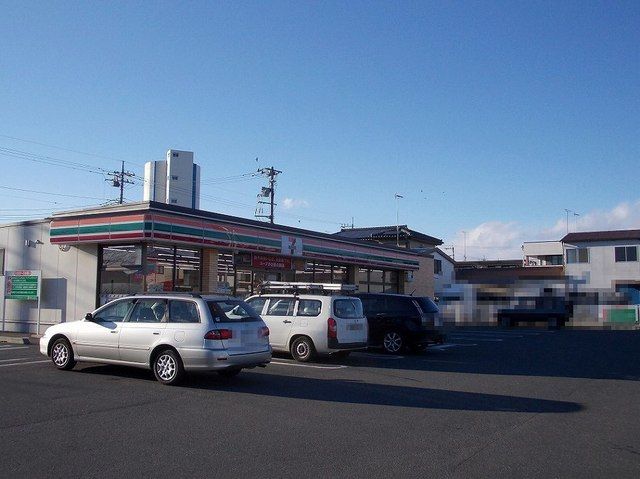 コンビニ　セブンイレブンさくら草川店（コンビニ）まで700m