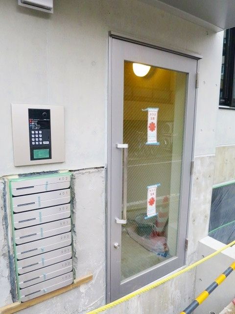 エントランス　オートロック付きです★