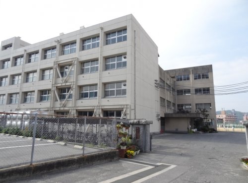 中学校　東広島市立 西条中学校（中学校）まで312m