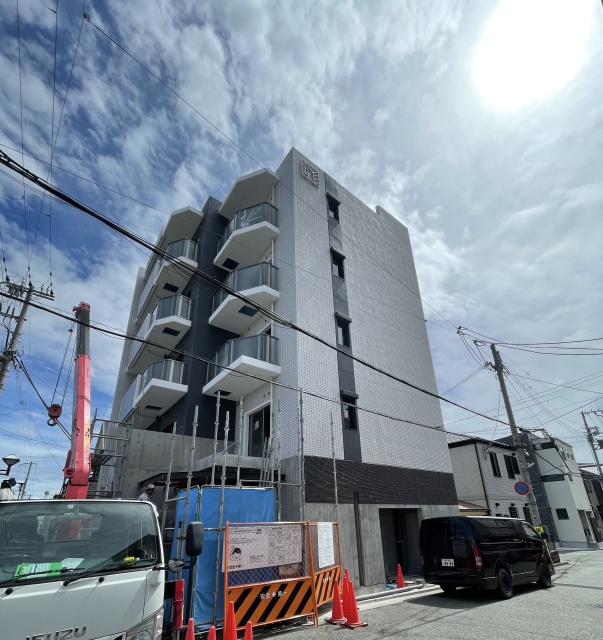 建物外観　建築中