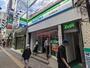 コンビニ　ファミリーマート幡ヶ谷駅北口店（コンビニ）まで660m