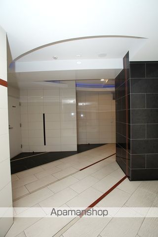 地下鉄谷町線 南森町駅 徒歩5分 15階建 築10年の外観写真