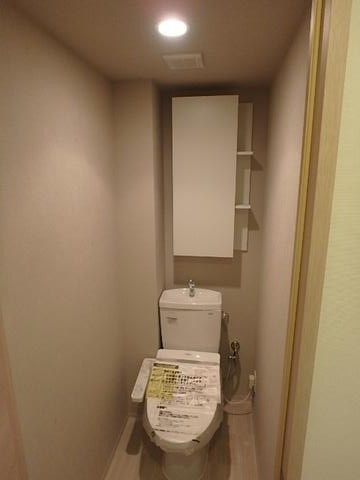 トイレ　温水洗浄便座