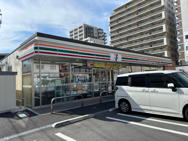 コンビニ　セブンイレブン藤沢湘南台２丁目店（コンビニ）まで218m