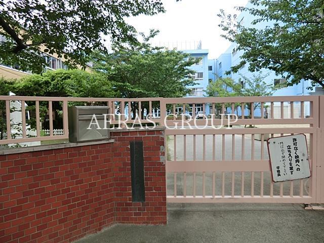 中学校　足立区立栗島中学校（中学校）まで679m