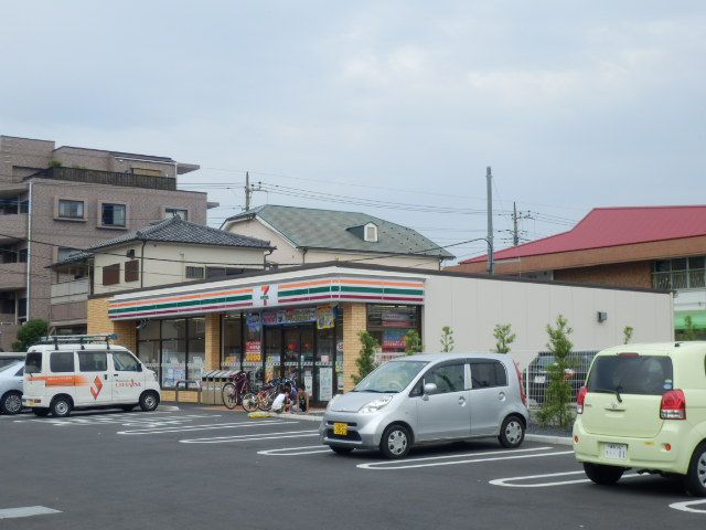 コンビニ　セブンイレブン蕨中央2丁目店（コンビニ）まで747m