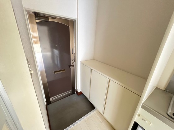 玄関　※別部屋の写真です