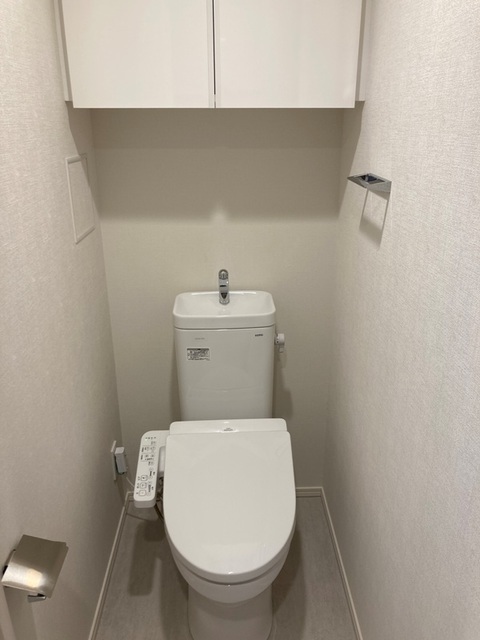 トイレ　※写真は同タイプ住戸です。