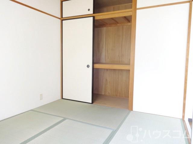 その他設備　天袋付きの押入にございます。
