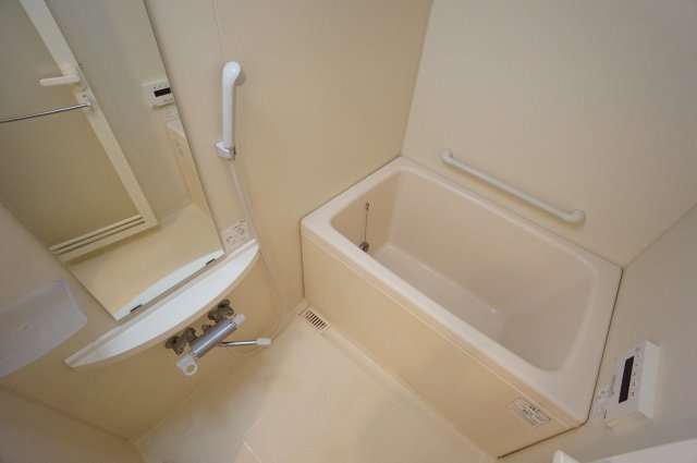 バス・シャワールーム　別部屋の写真です。
