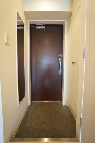 玄関　別部屋の写真です。