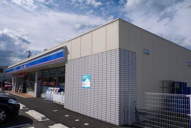 コンビニ　ローソン御殿場新橋東店（コンビニ）まで350m
