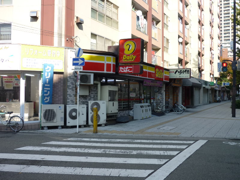 コンビニ　デイリーヤマザキ大阪ベイタワー店（コンビニ）まで235m