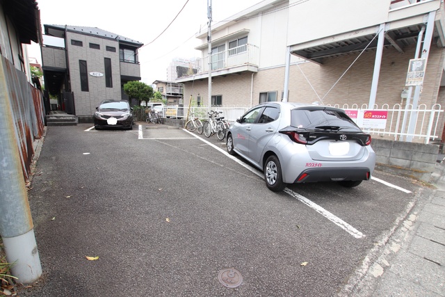 駐車場　敷地内駐車場