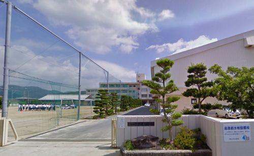 中学校　高島中学校（中学校）まで1414m