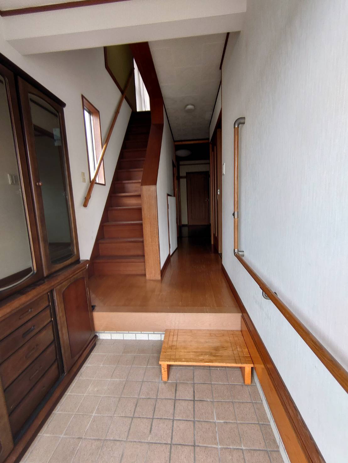 かいち西町戸建賃貸の玄関写真
