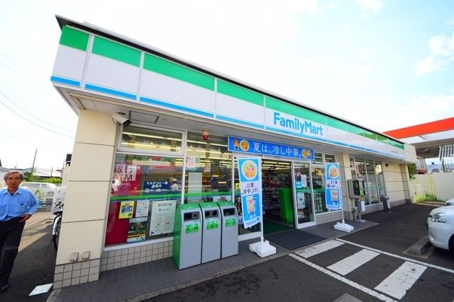 コンビニ　ファミリーマート泉かまくらみち店（コンビニ）まで548m