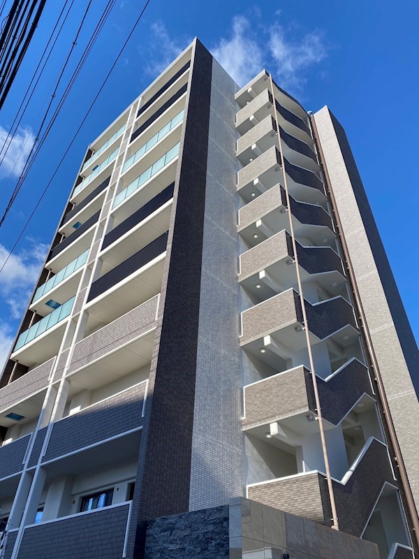 建物外観　10階建て