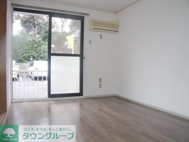 居室・リビング　明るいお部屋です