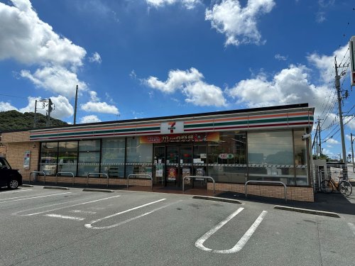 コンビニ　セブンイレブン 豊橋岩屋町店（コンビニ）まで658m