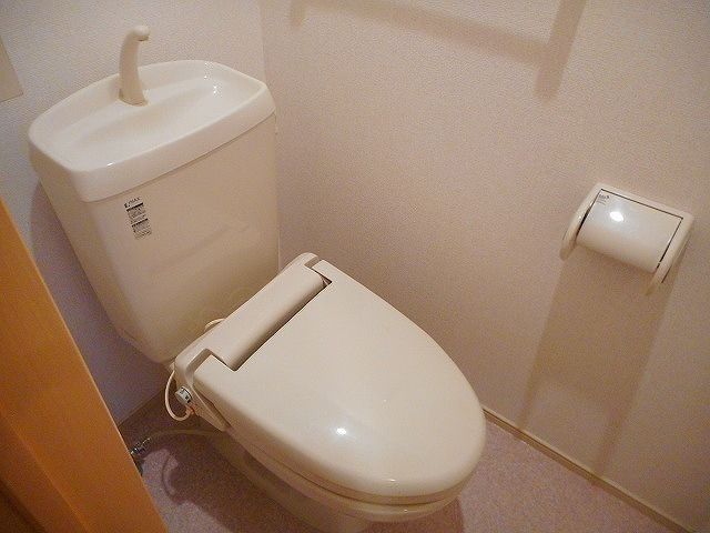 トイレ　清潔感のあるトイレです