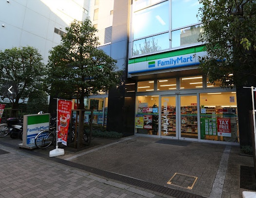 コンビニ　ファミリーマート 西新宿アトラスタワー店（コンビニ）まで136m