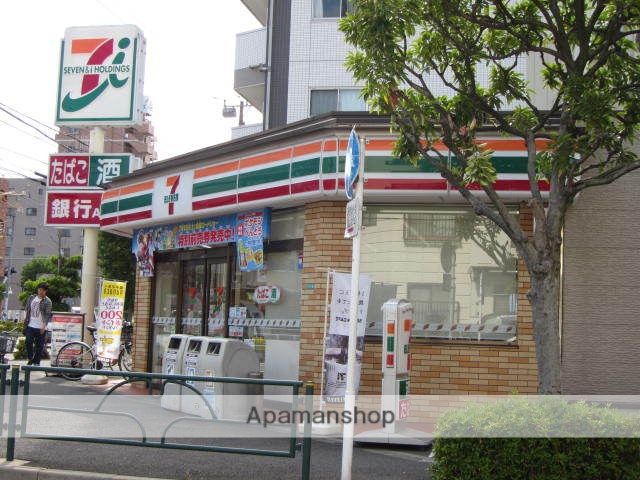 コンビニ　セブンイレブン（コンビニ）まで326m