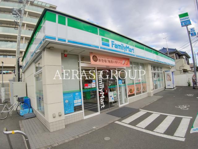 コンビニ　ファミリーマート八王子子安町店（コンビニ）まで304m
