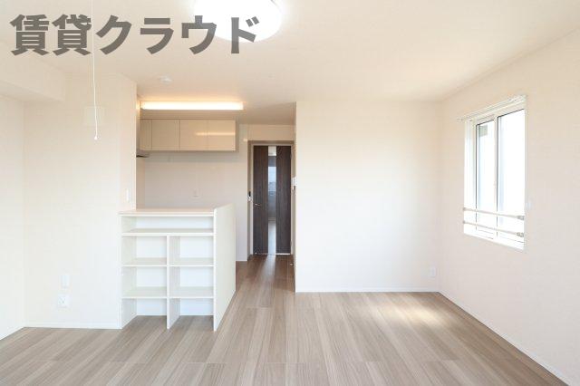 居室・リビング　こちらのリビングで趣味の時間をお楽しみください